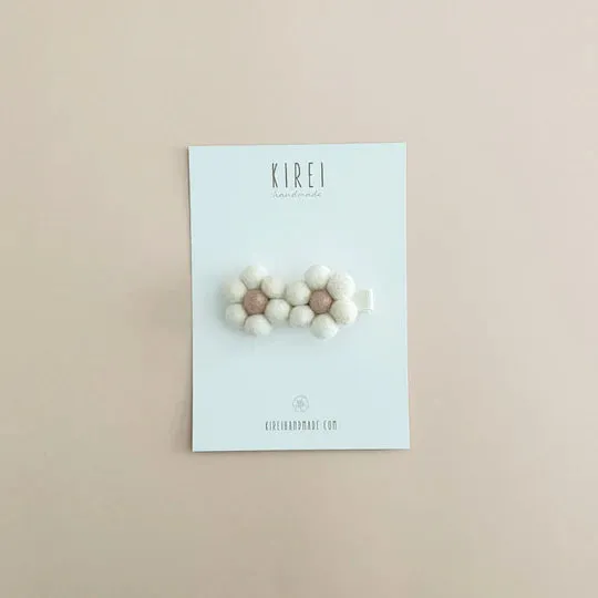 Felt Pompom Daisy Bar Clip - Marshmallow
