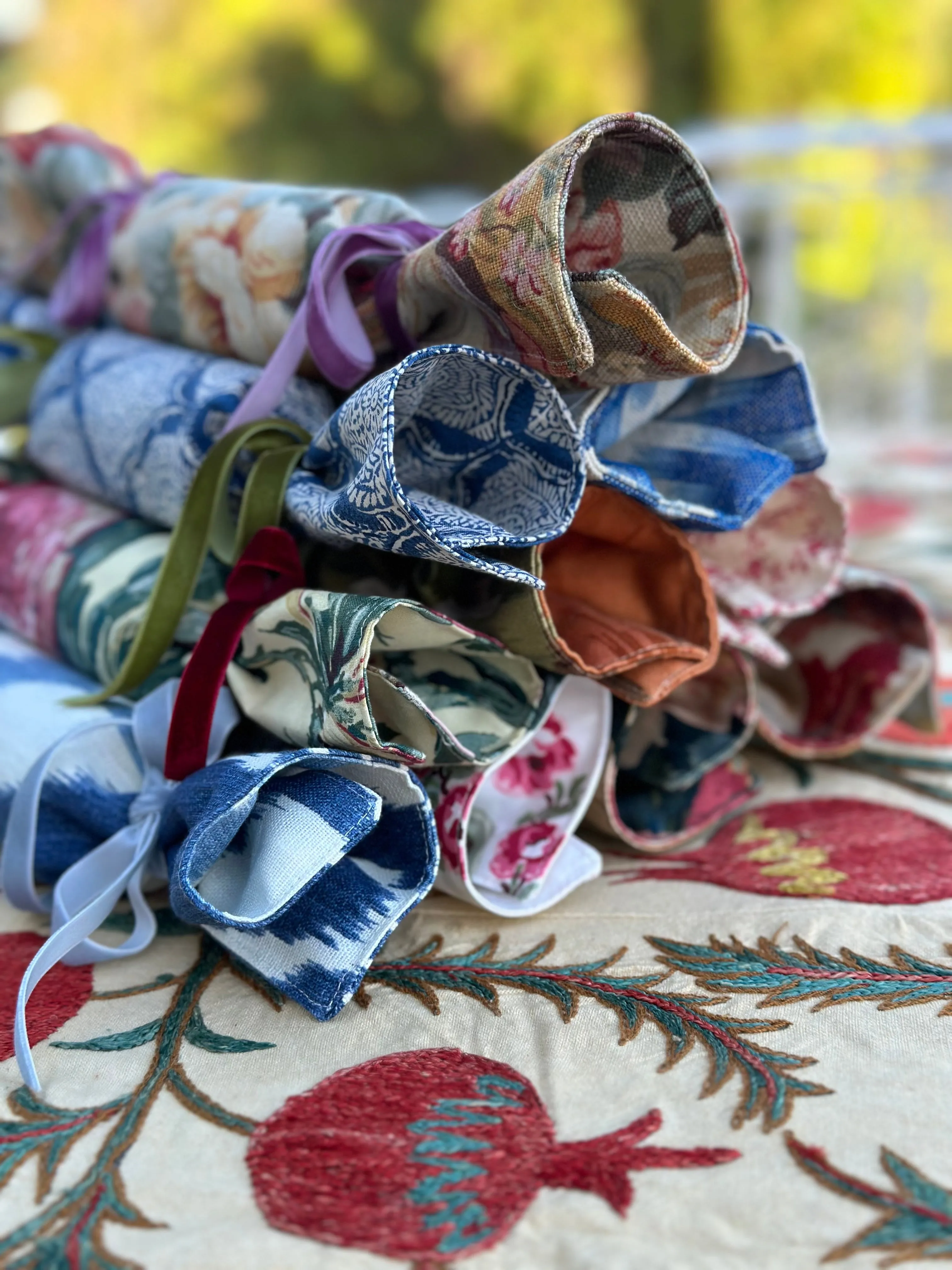 Party Popper/Holiday Cracker - Vintage Floral Chintz Merlot Velvet Bows