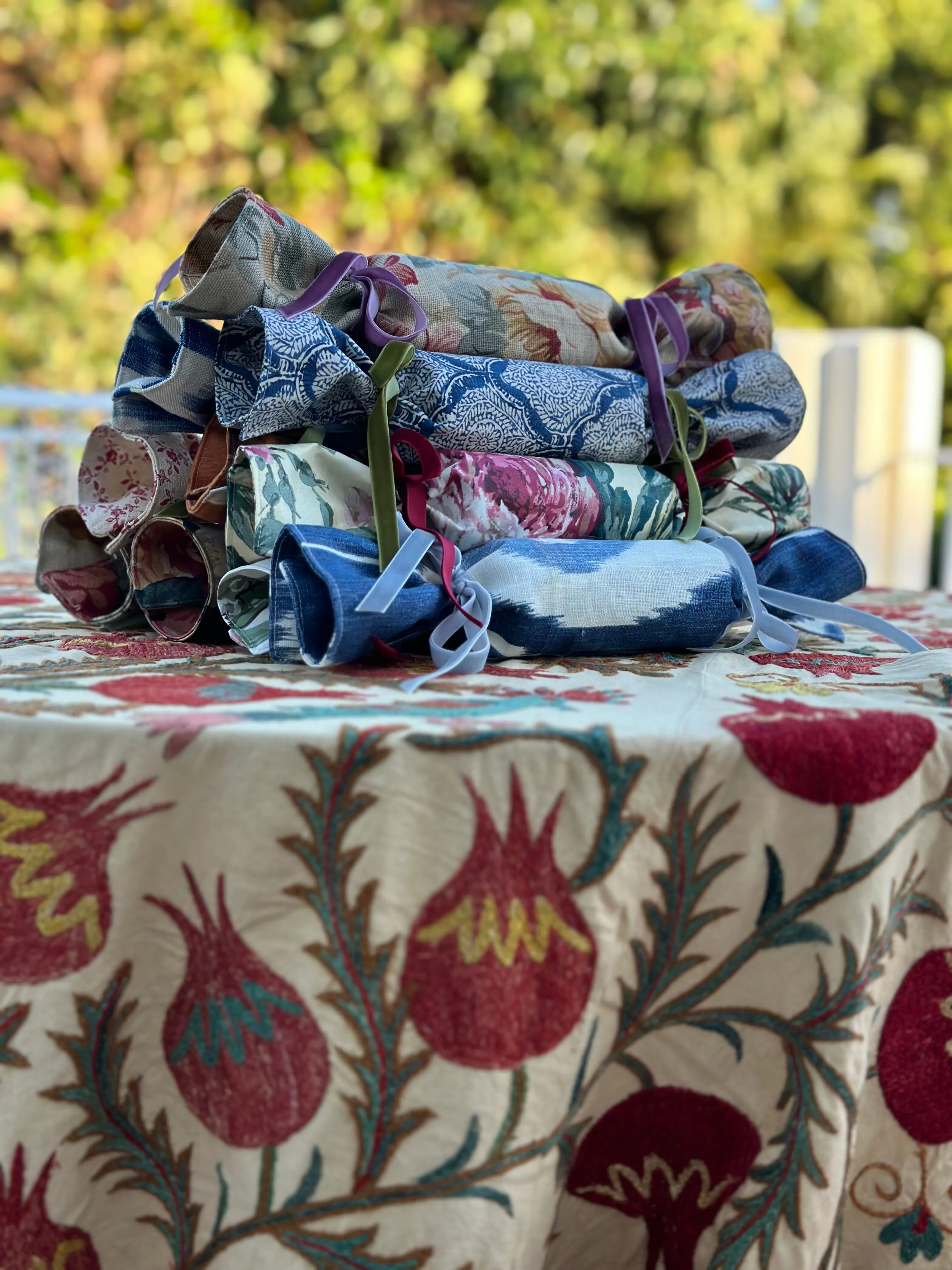 Party Popper/Holiday Cracker - Vintage Floral Chintz Merlot Velvet Bows